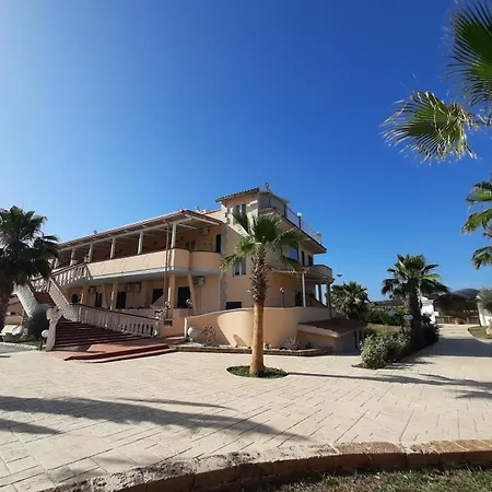 Al Mare Con Piscina Rodi Garganico